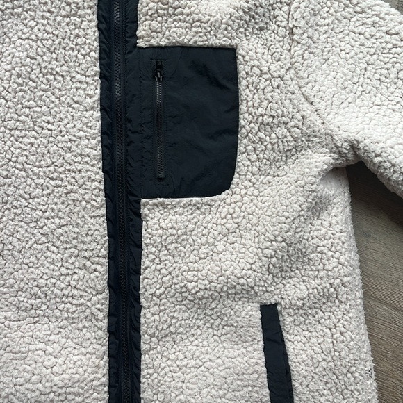 EUC Tribal Hooded Reversible Puffer Jacket Black Nylon / Sherpa - XS Retail $250 - Picture 14 of 14